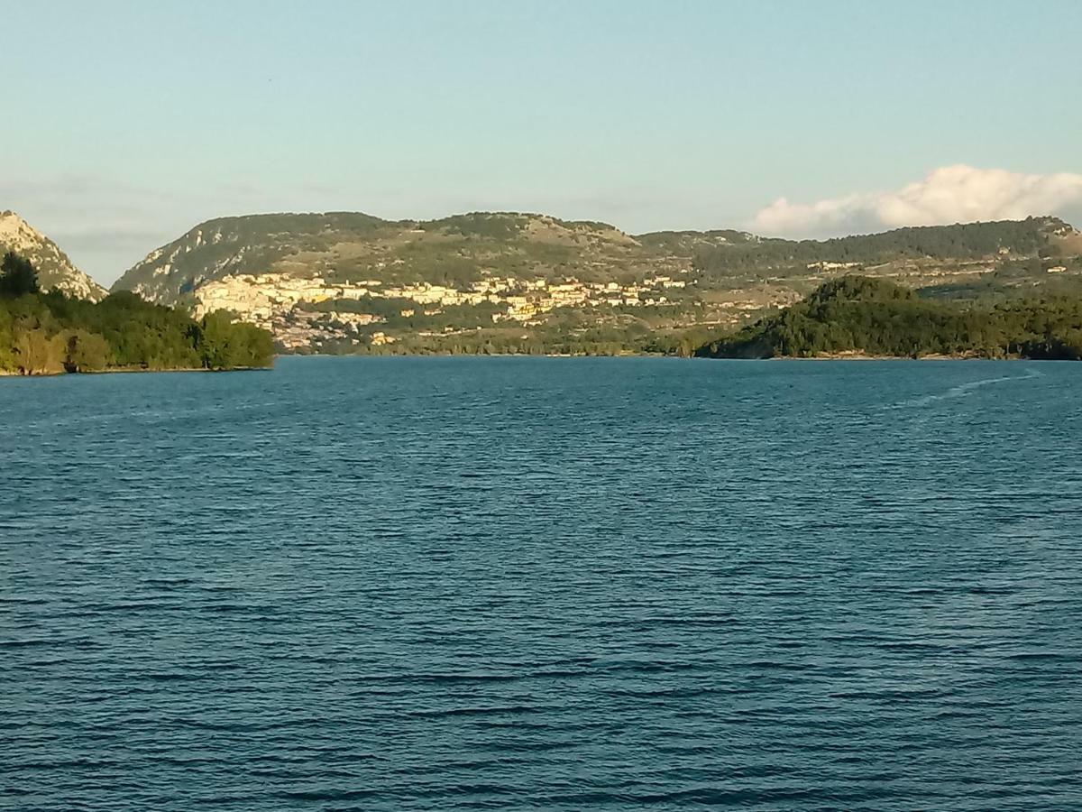 Appartamento Del Lago Villetta Barrea Exterior photo